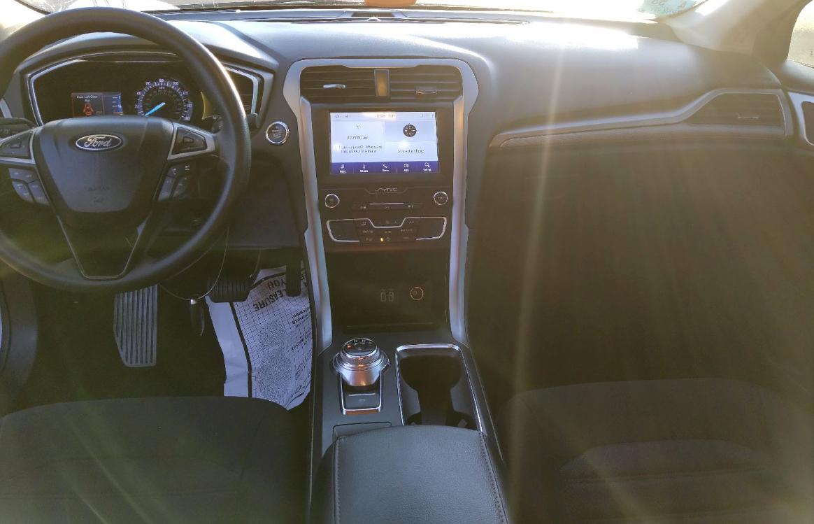 Ford Fusion SE FWD 2020