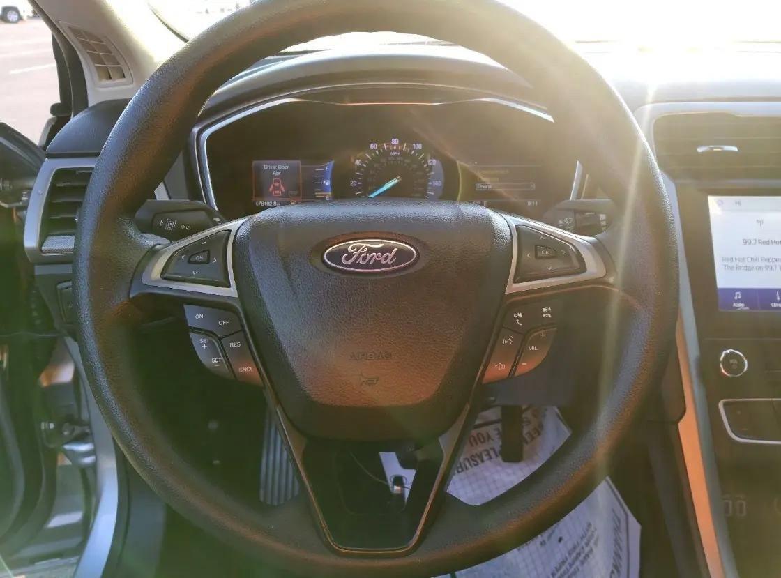 Ford Fusion SE FWD 2020