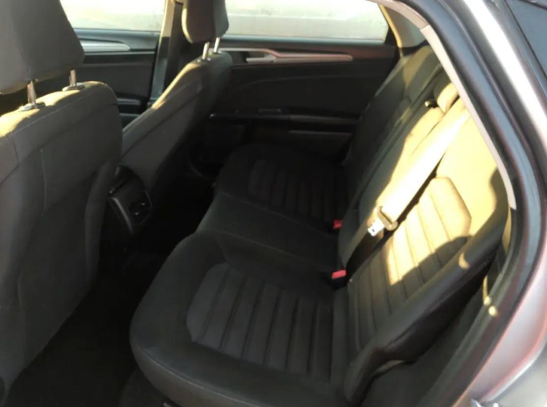 Ford Fusion SE FWD 2020