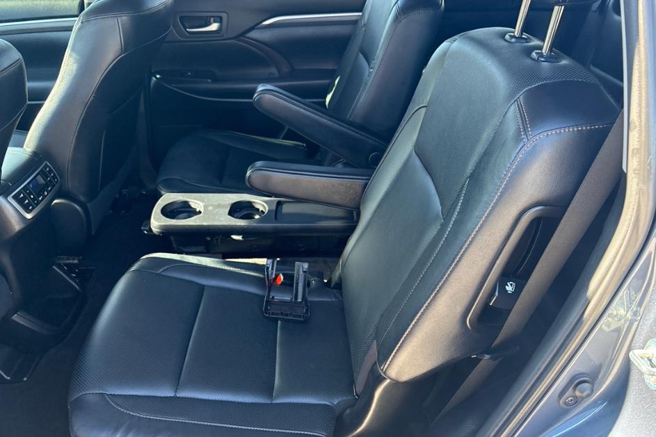 Toyota Highlander Limited Platinum V6 AWD (Natl) 2019