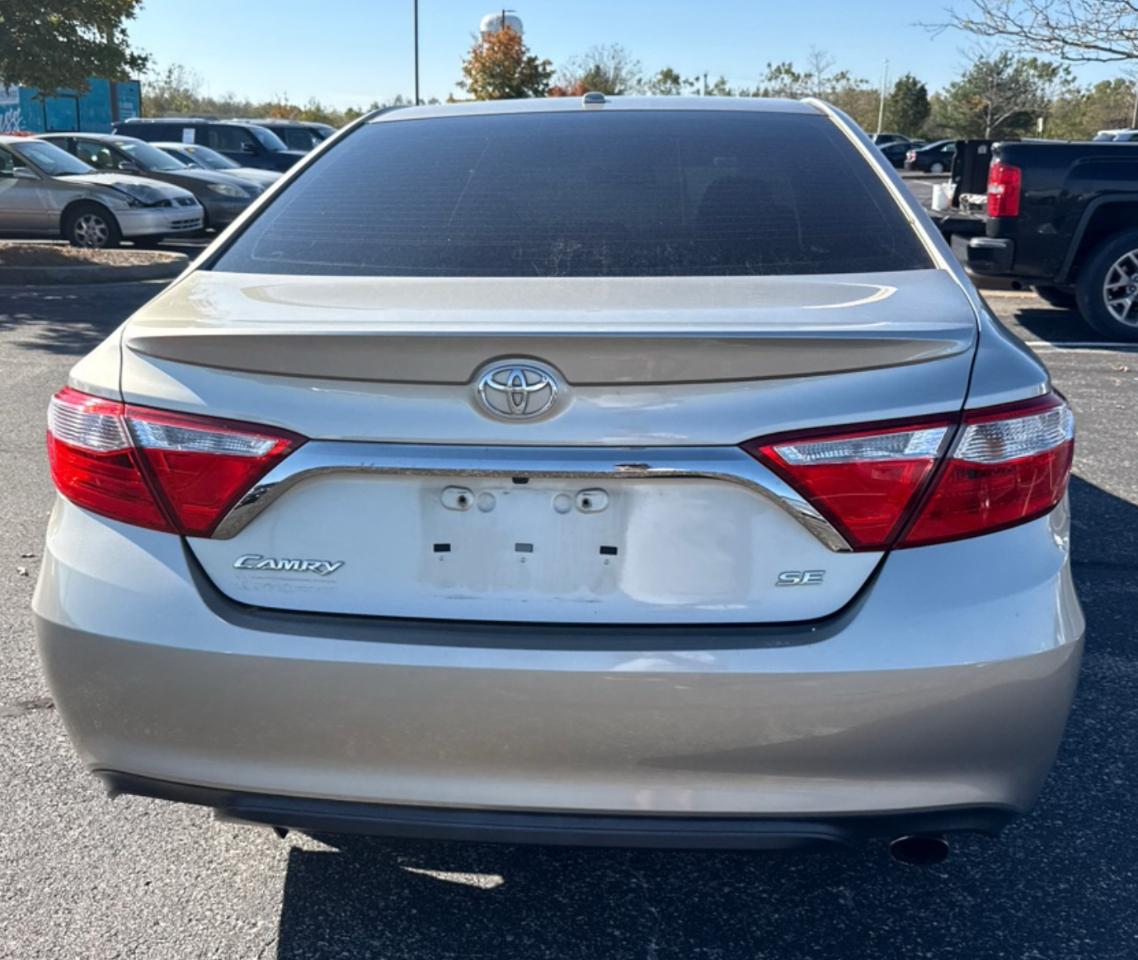 Toyota Camry SE 2016