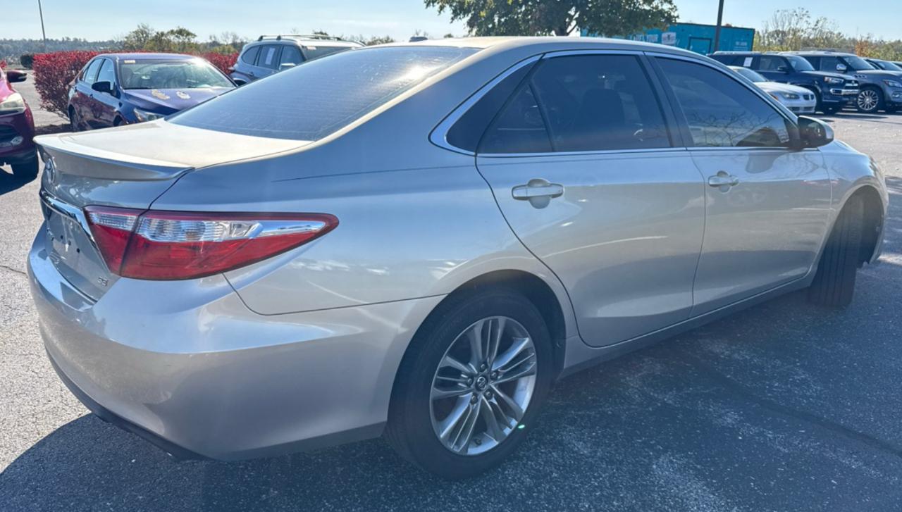 Toyota Camry SE 2016