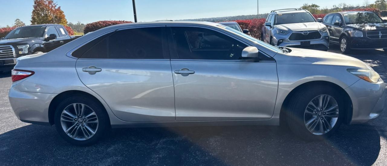 Toyota Camry SE 2016