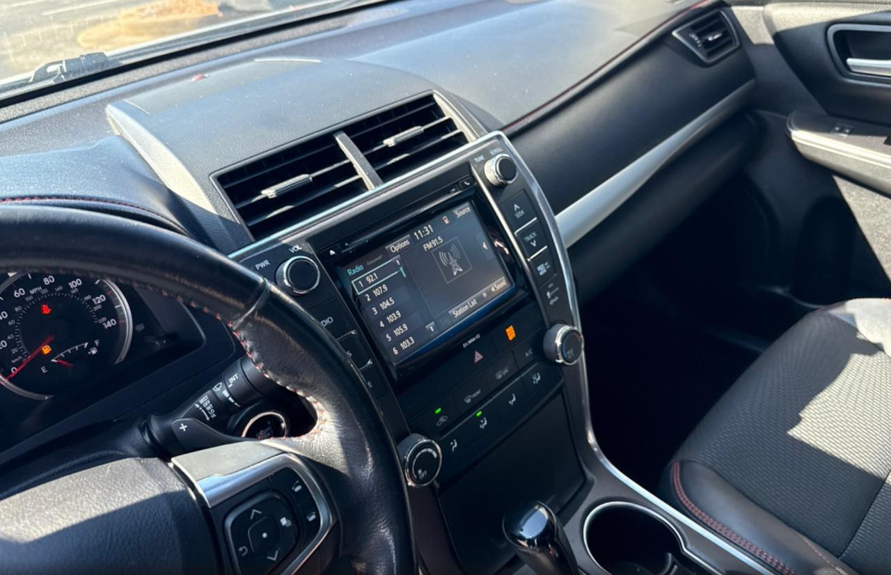 Toyota Camry SE 2016