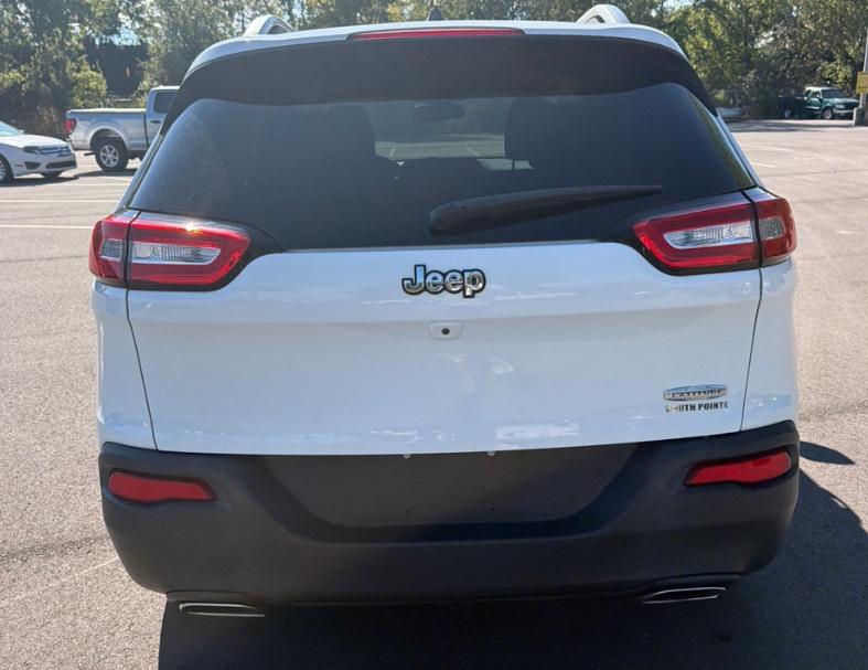 Jeep Cherokee Latitude FWD 2016