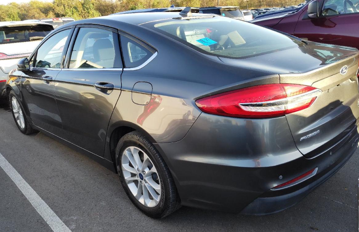Ford Fusion SE FWD 2020