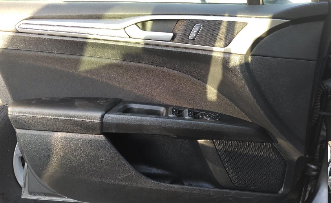 Ford Fusion SE FWD 2020