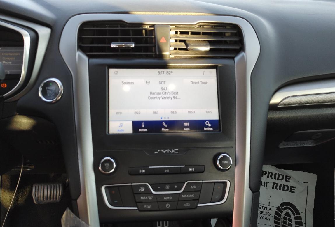 Ford Fusion SE FWD 2020
