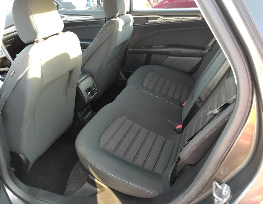 Ford Fusion SE FWD 2020