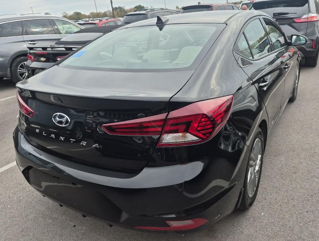 Hyundai Elantra SEL 2020