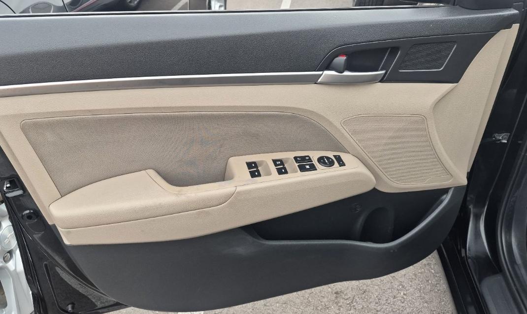 Hyundai Elantra SEL 2020