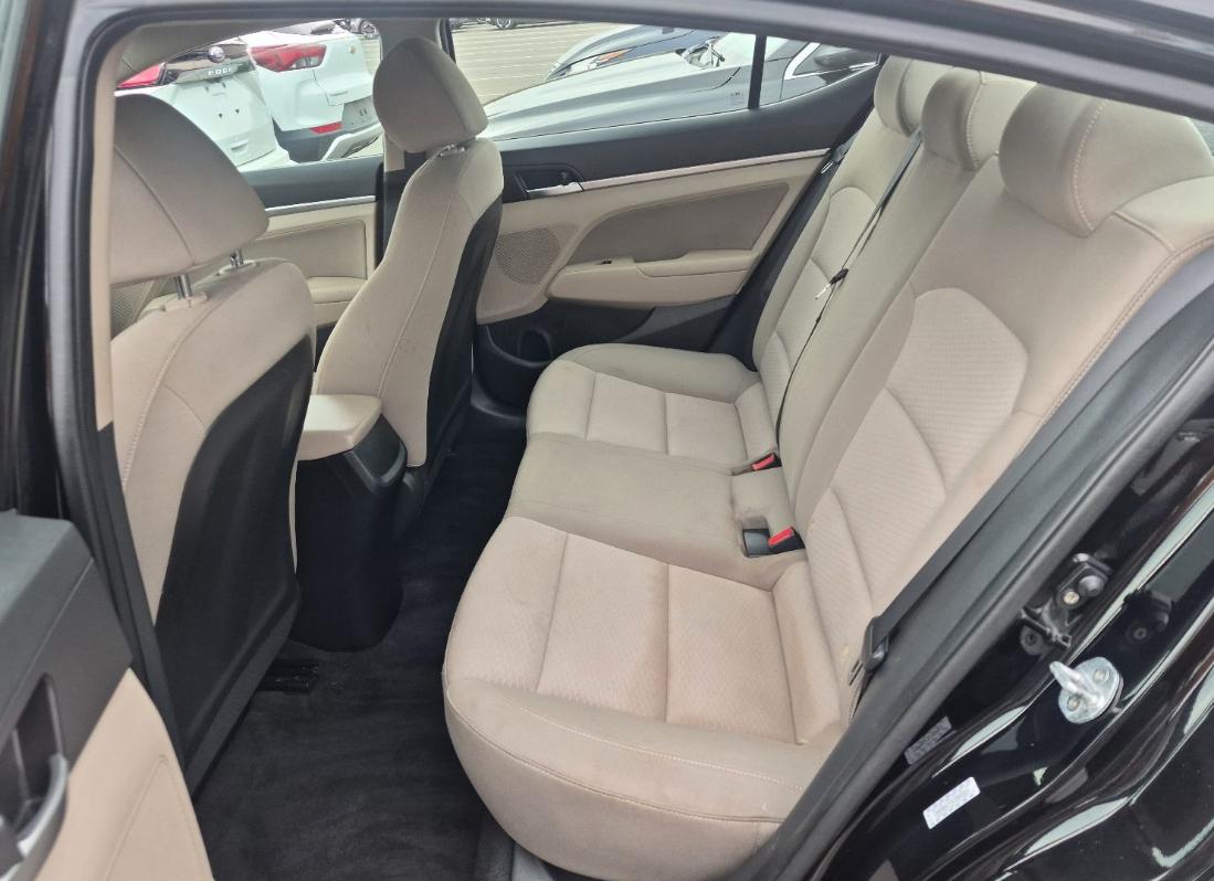 Hyundai Elantra SEL 2020