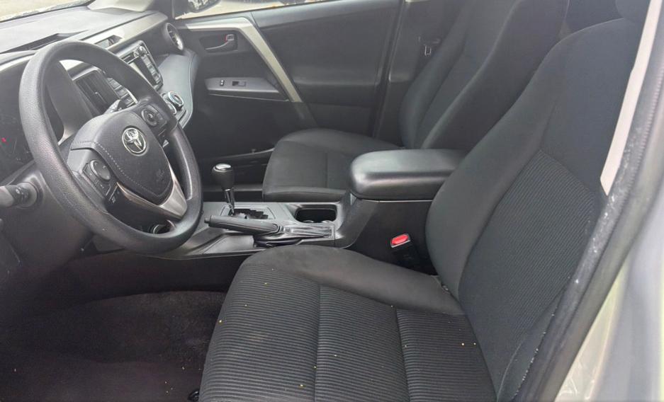 Toyota RAV4 LE FWD 2018