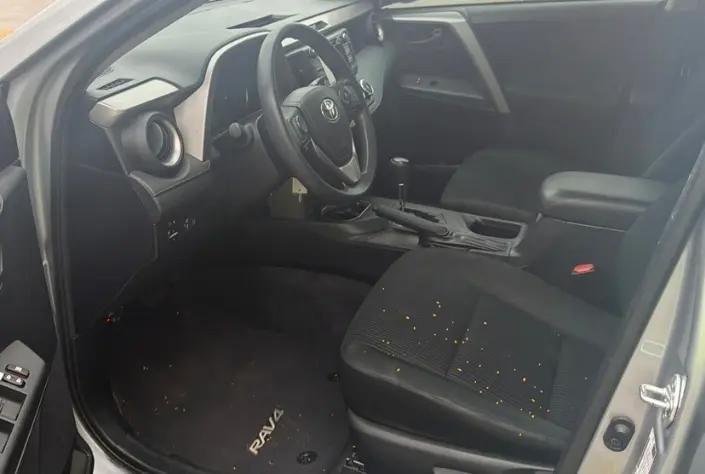 Toyota RAV4 LE FWD 2018