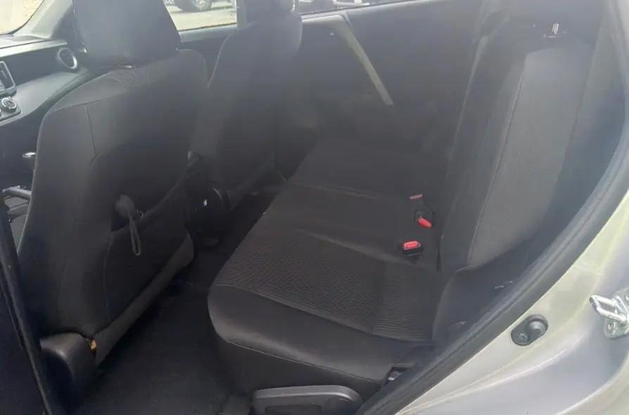 Toyota RAV4 LE FWD 2018