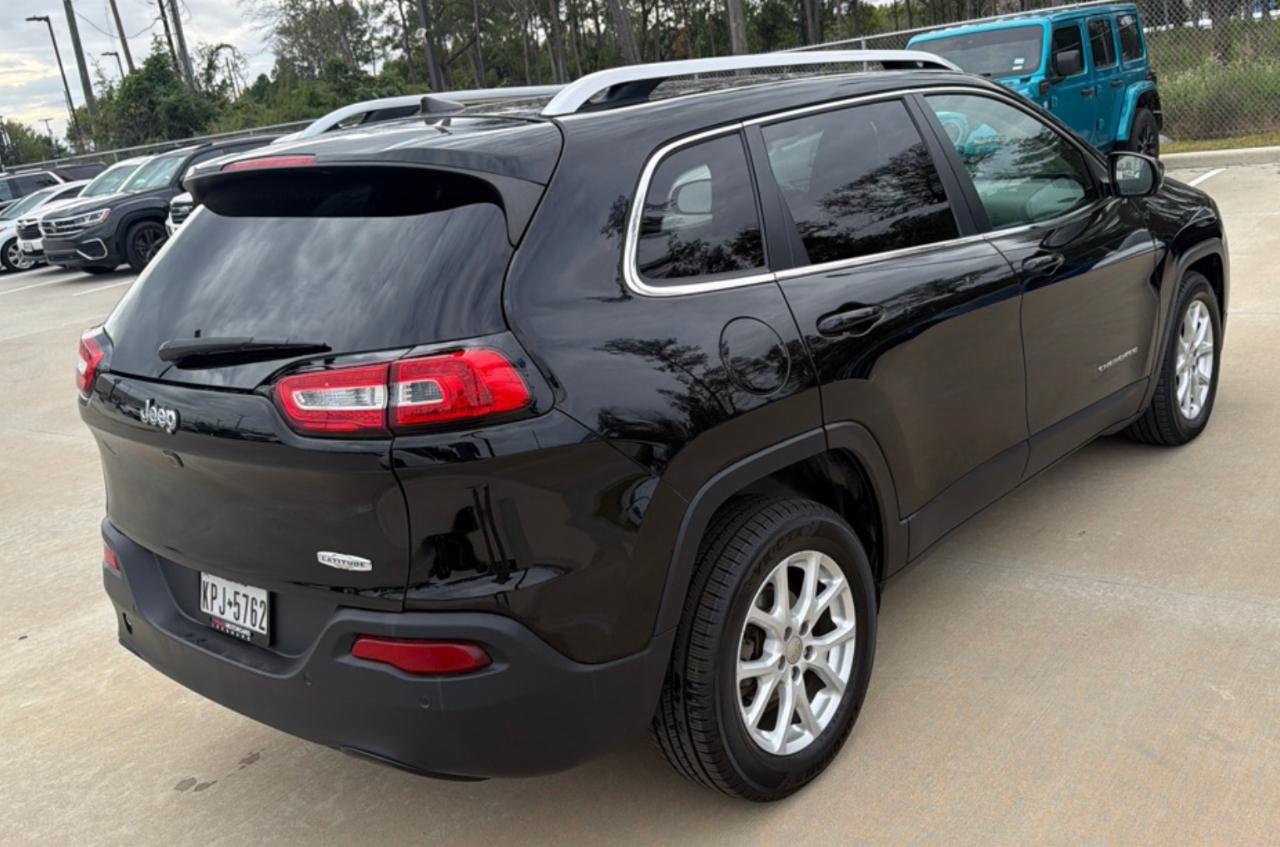 Jeep Cherokee Latitude FWD 2017