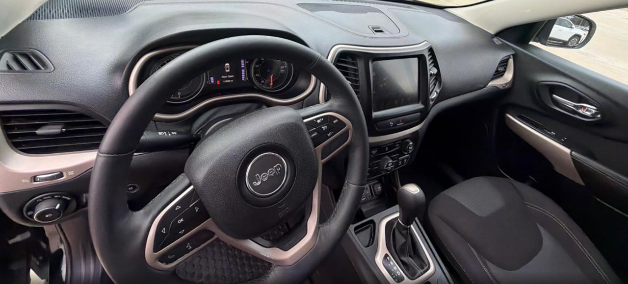 Jeep Cherokee Latitude FWD 2017