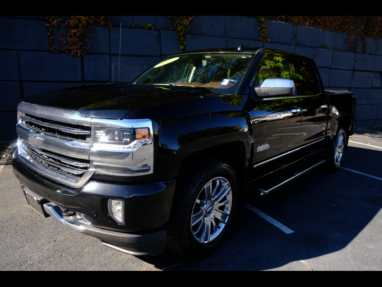 2017 Chevrolet Silverado 1500 4WD Crew Cab 143.5" High Country