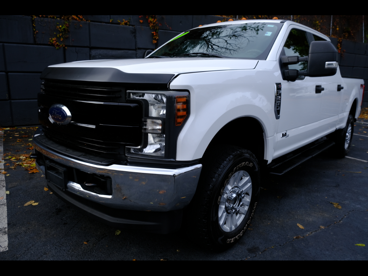 2017 Ford Super Duty F-250 SRW XLT 4WD Crew Cab 6.75' Box