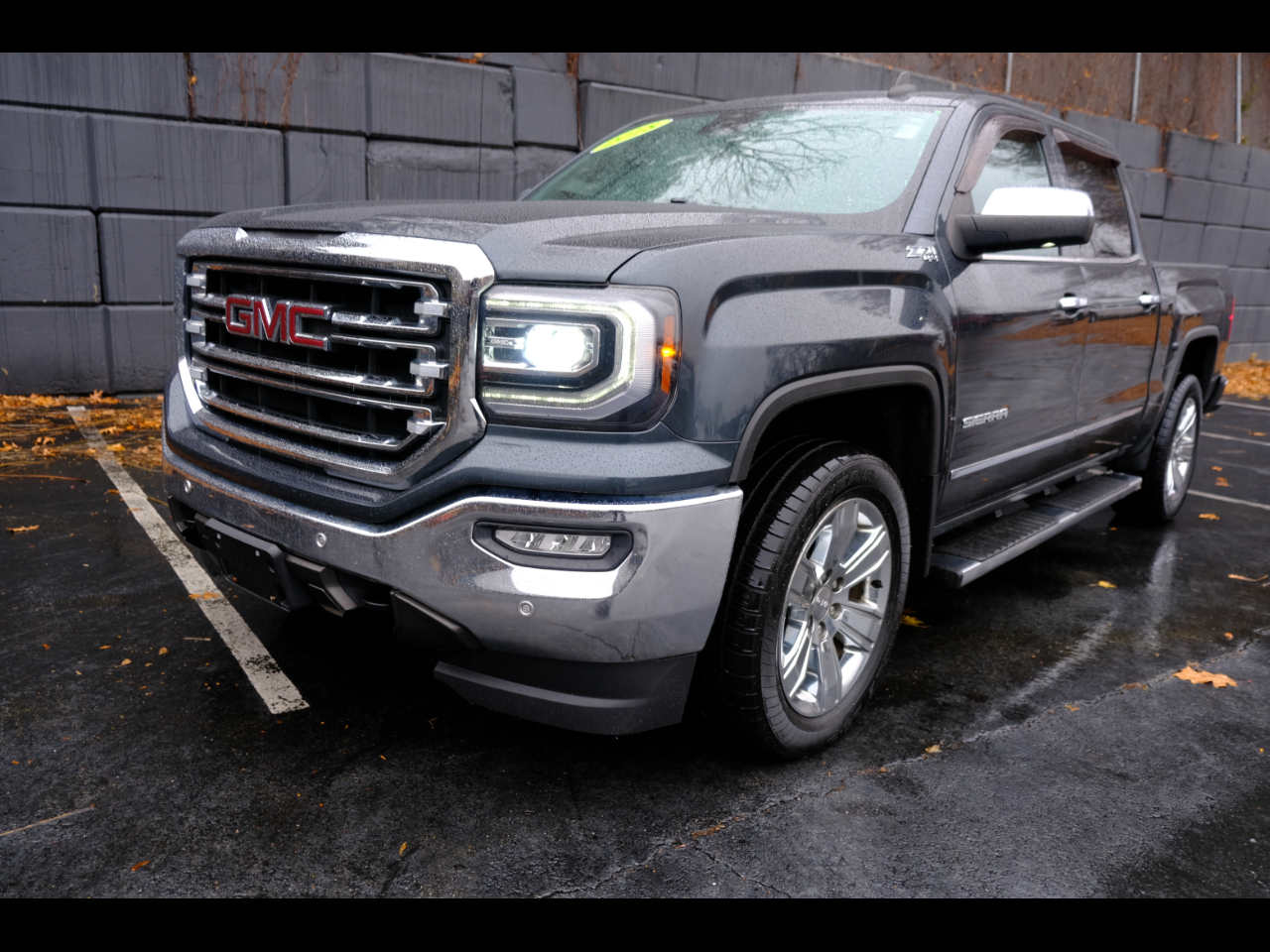 2018 GMC Sierra 1500 4WD Crew Cab 143.5" SLT
