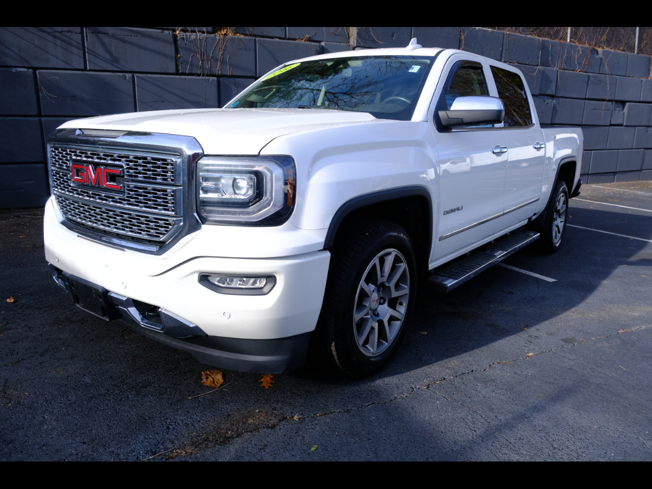 2016 GMC Sierra 1500 4WD Crew Cab 143.5" Denali