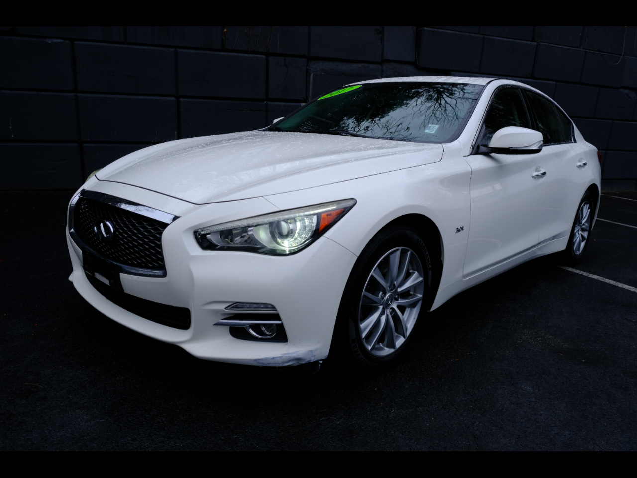 2017 INFINITI Q50 Premium's photo