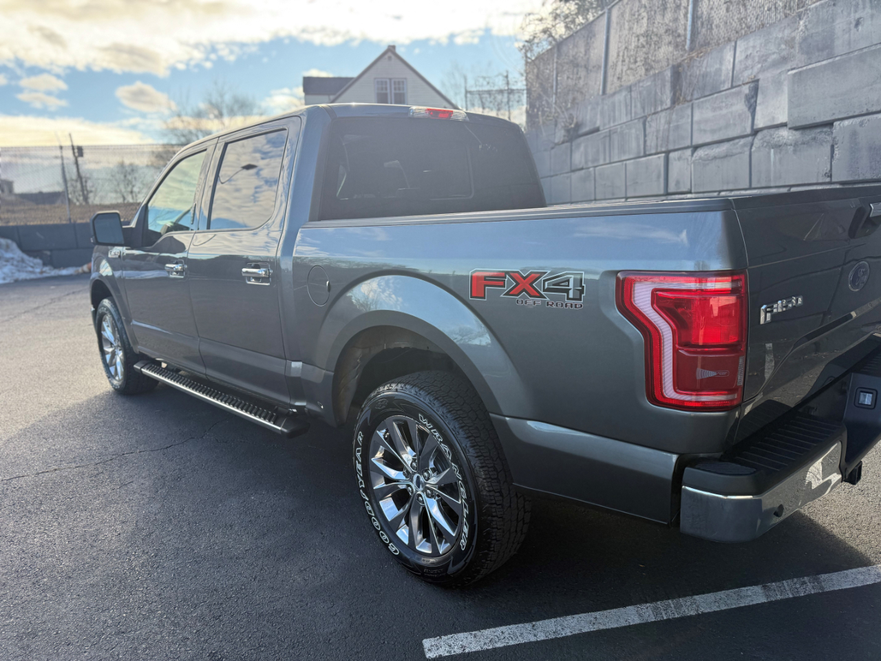 Ford F-150 4WD SuperCrew 145" XLT 2015
