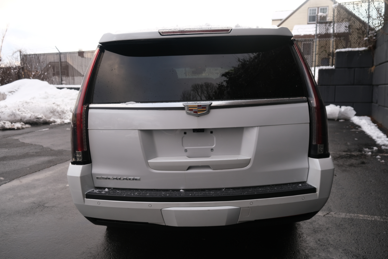 Cadillac Escalade ESV 4dr AWD Platinum Edition 2017