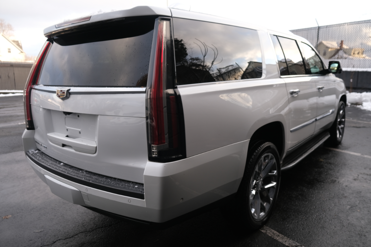 Cadillac Escalade ESV 4dr AWD Platinum Edition 2017