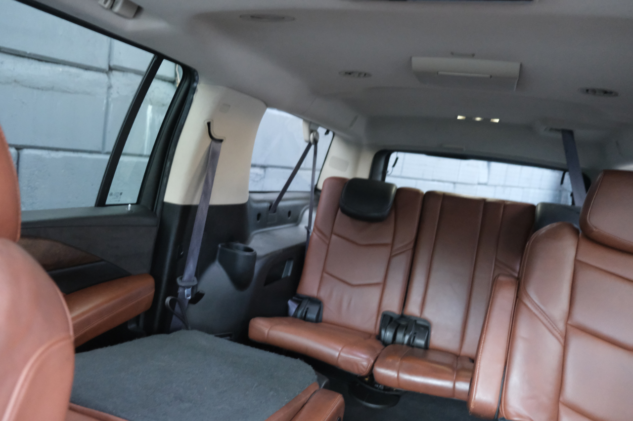 Cadillac Escalade ESV 4dr AWD Platinum Edition 2017