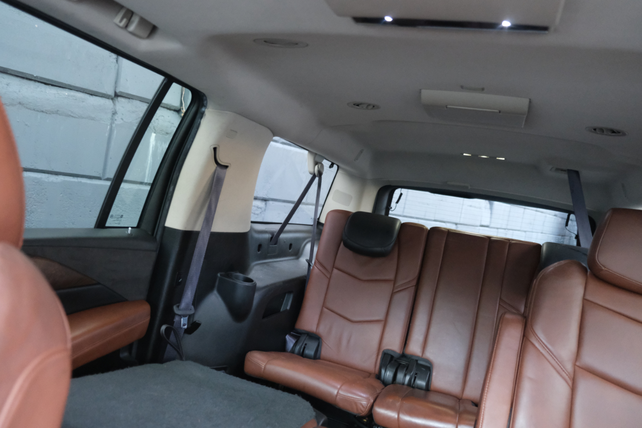 Cadillac Escalade ESV 4dr AWD Platinum Edition 2017