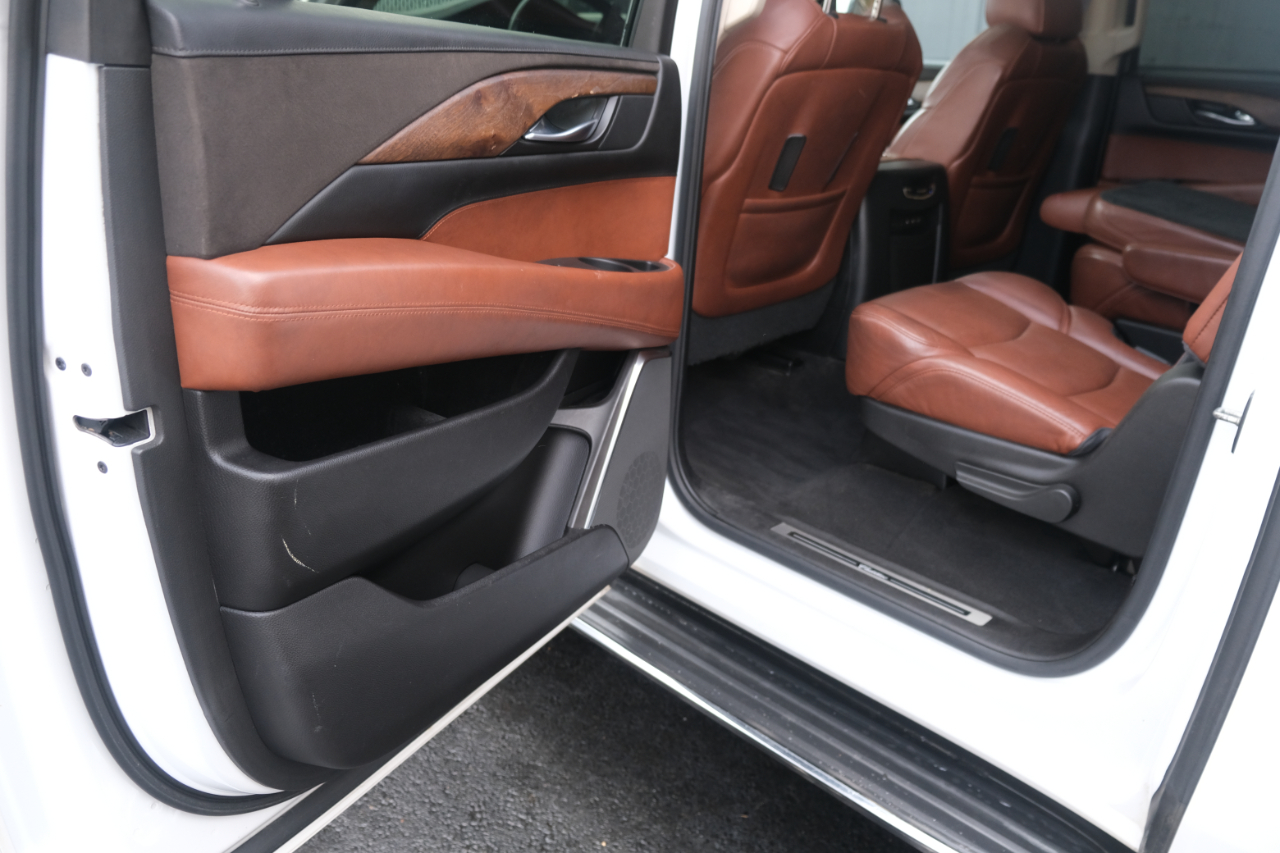 Cadillac Escalade ESV 4dr AWD Platinum Edition 2017