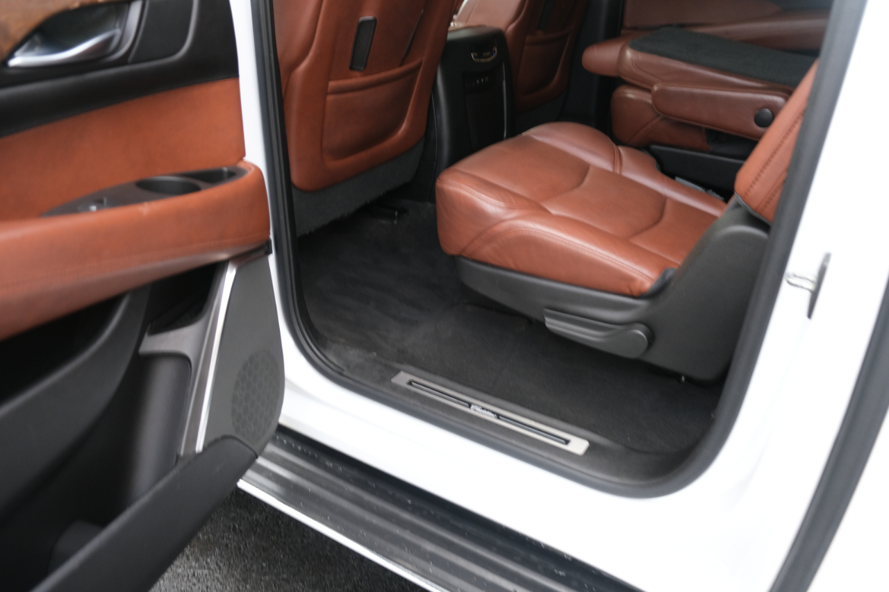 Cadillac Escalade ESV 4dr AWD Platinum Edition 2017