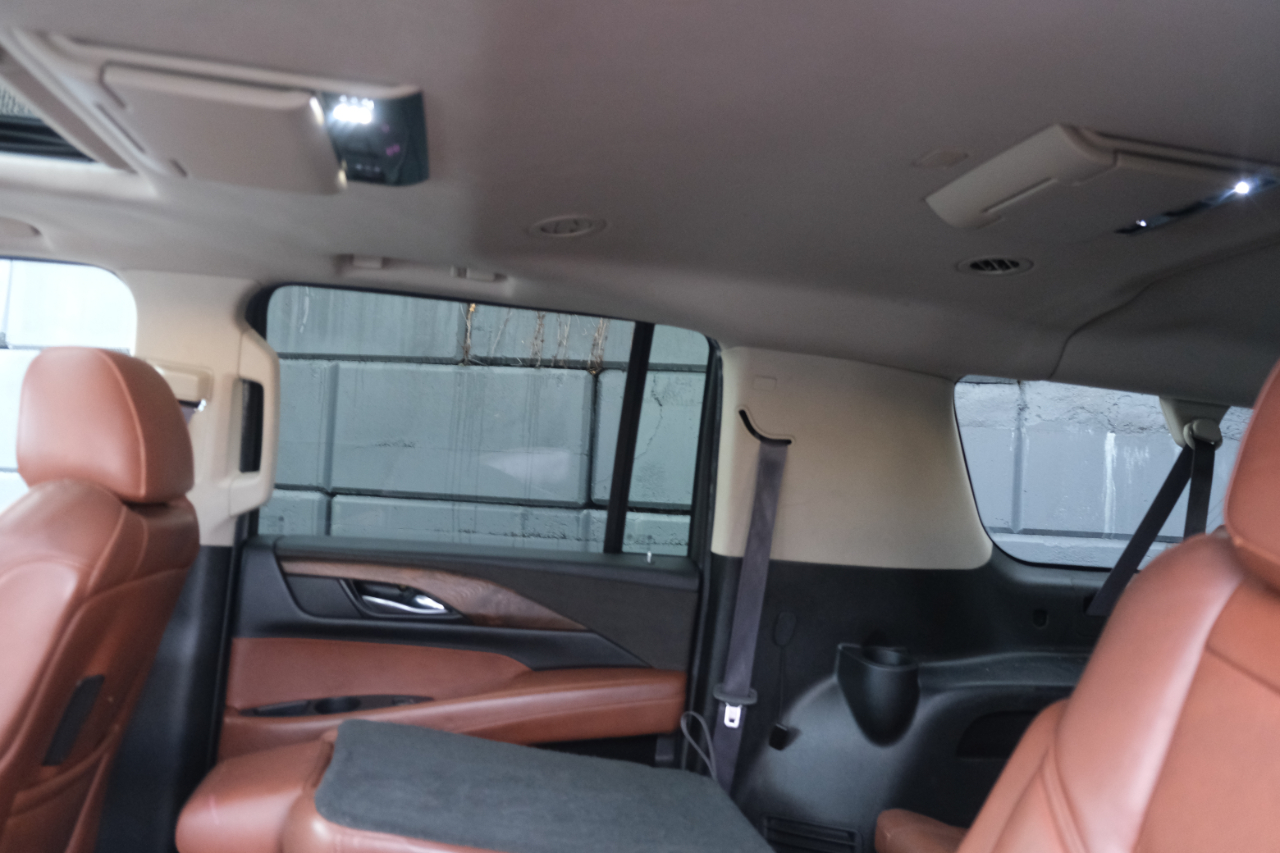 Cadillac Escalade ESV 4dr AWD Platinum Edition 2017