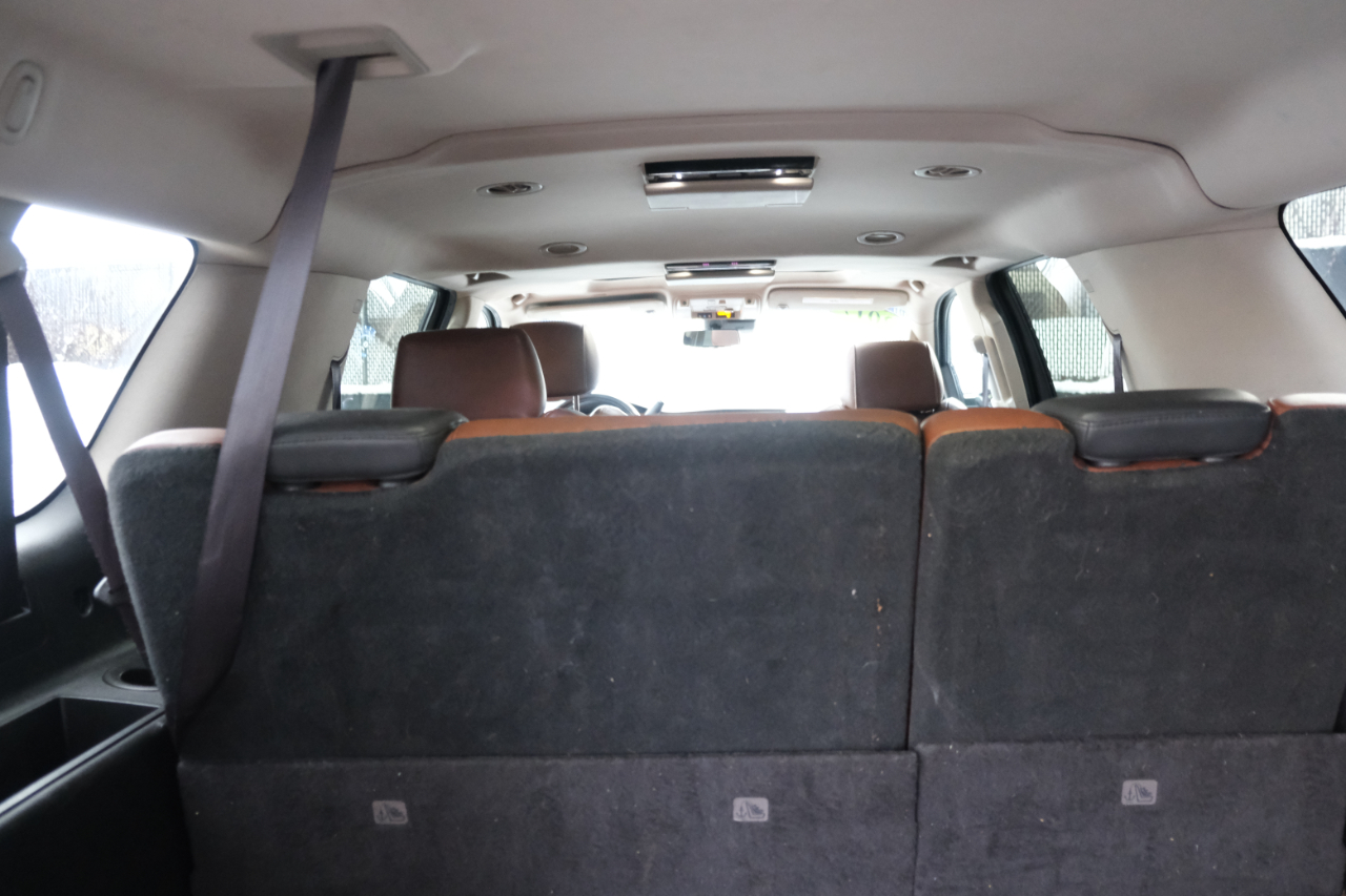 Cadillac Escalade ESV 4dr AWD Platinum Edition 2017