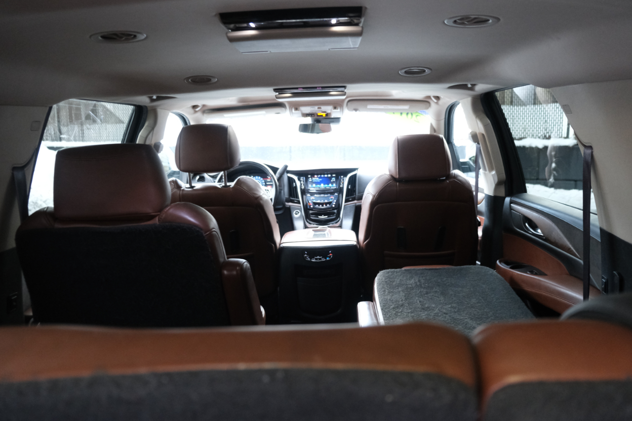 Cadillac Escalade ESV 4dr AWD Platinum Edition 2017