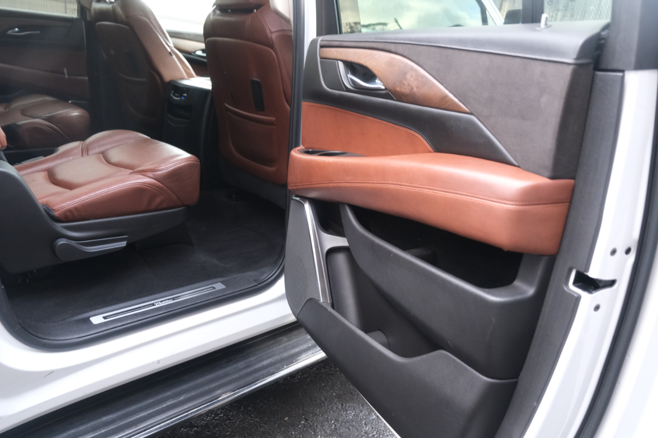 Cadillac Escalade ESV 4dr AWD Platinum Edition 2017