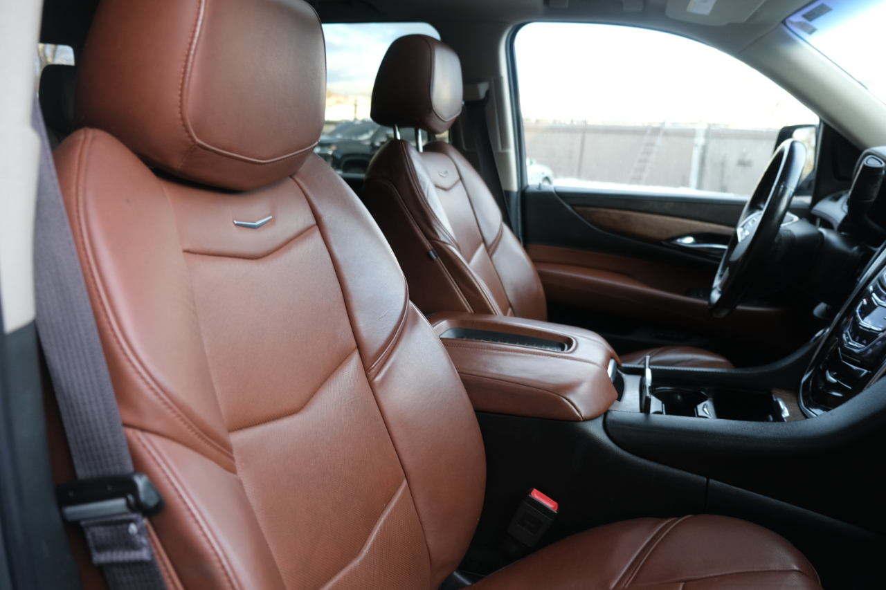 Cadillac Escalade ESV 4dr AWD Platinum Edition 2017