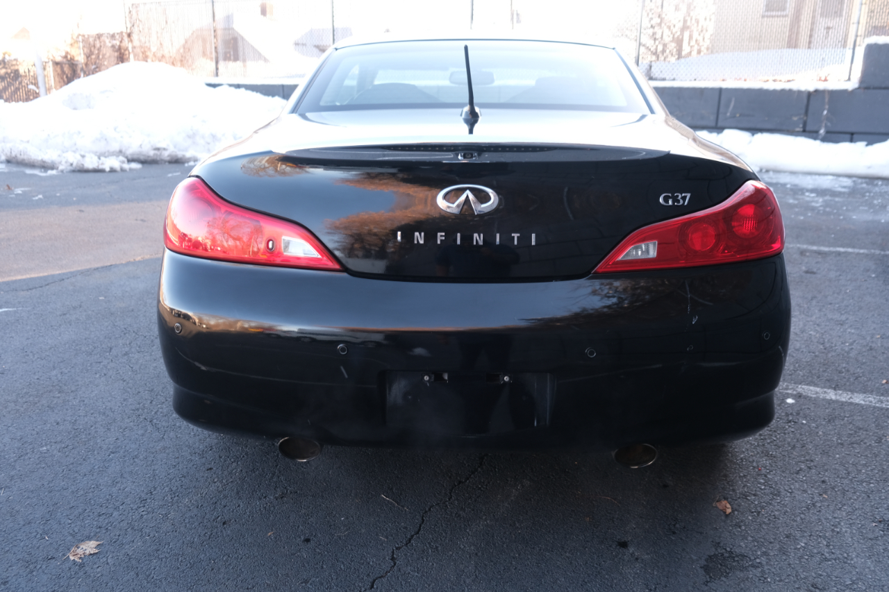 Infiniti G37 Convertible 2dr Base 2012
