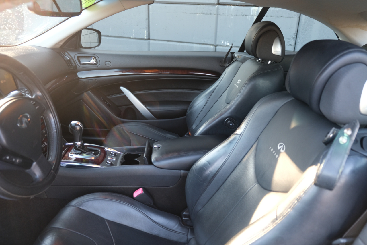 Infiniti G37 Convertible 2dr Base 2012