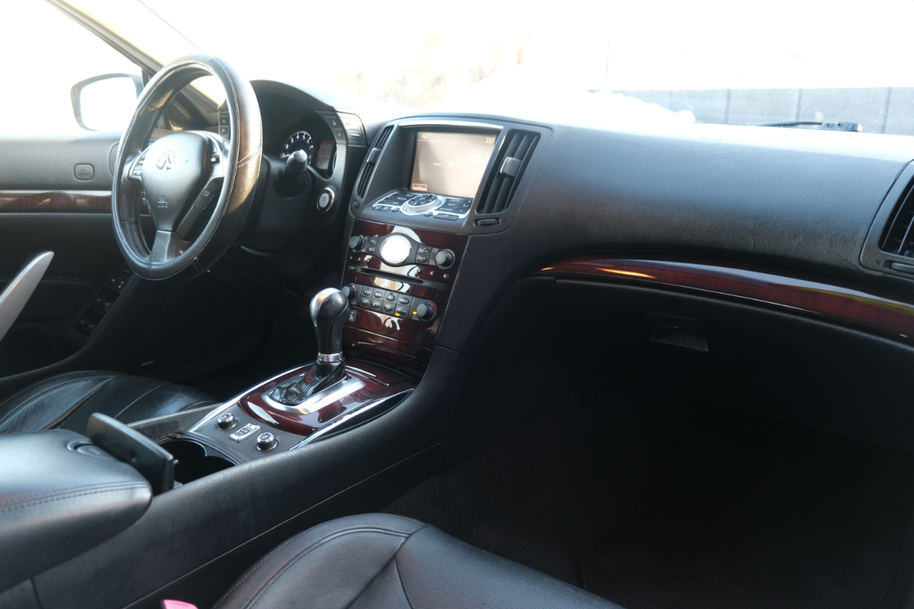 Infiniti G37 Convertible 2dr Base 2012