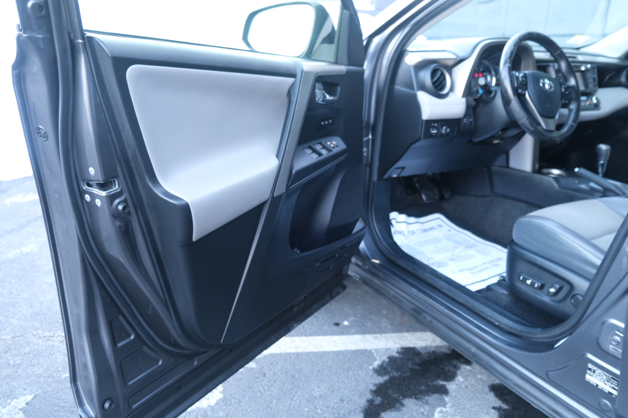 Toyota RAV4 AWD 4dr Limited (Natl) 2015