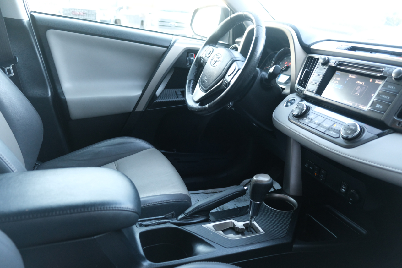 Toyota RAV4 AWD 4dr Limited (Natl) 2015