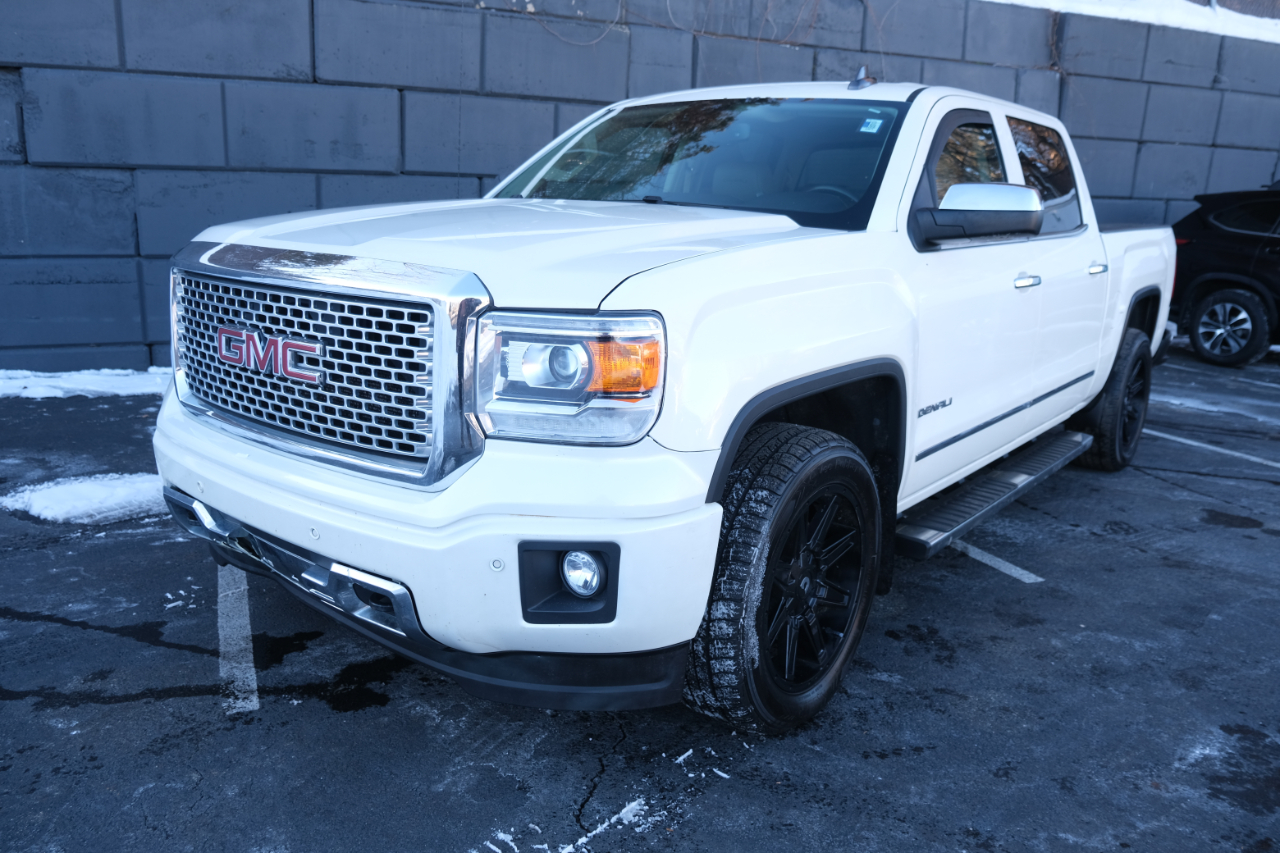 GMC Sierra 1500 4WD Crew Cab 143.5" Denali 2015