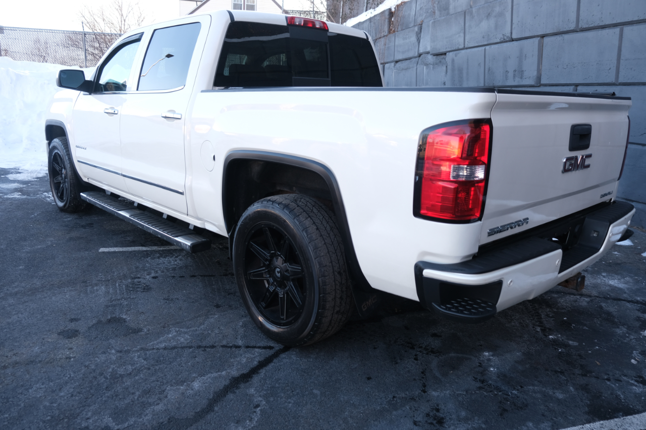 GMC Sierra 1500 4WD Crew Cab 143.5" Denali 2015