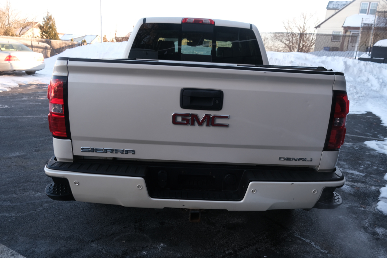GMC Sierra 1500 4WD Crew Cab 143.5" Denali 2015