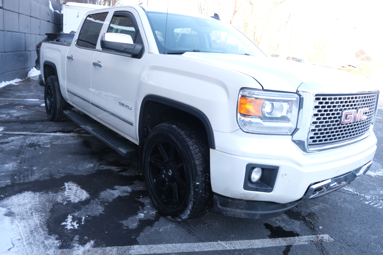 GMC Sierra 1500 4WD Crew Cab 143.5" Denali 2015