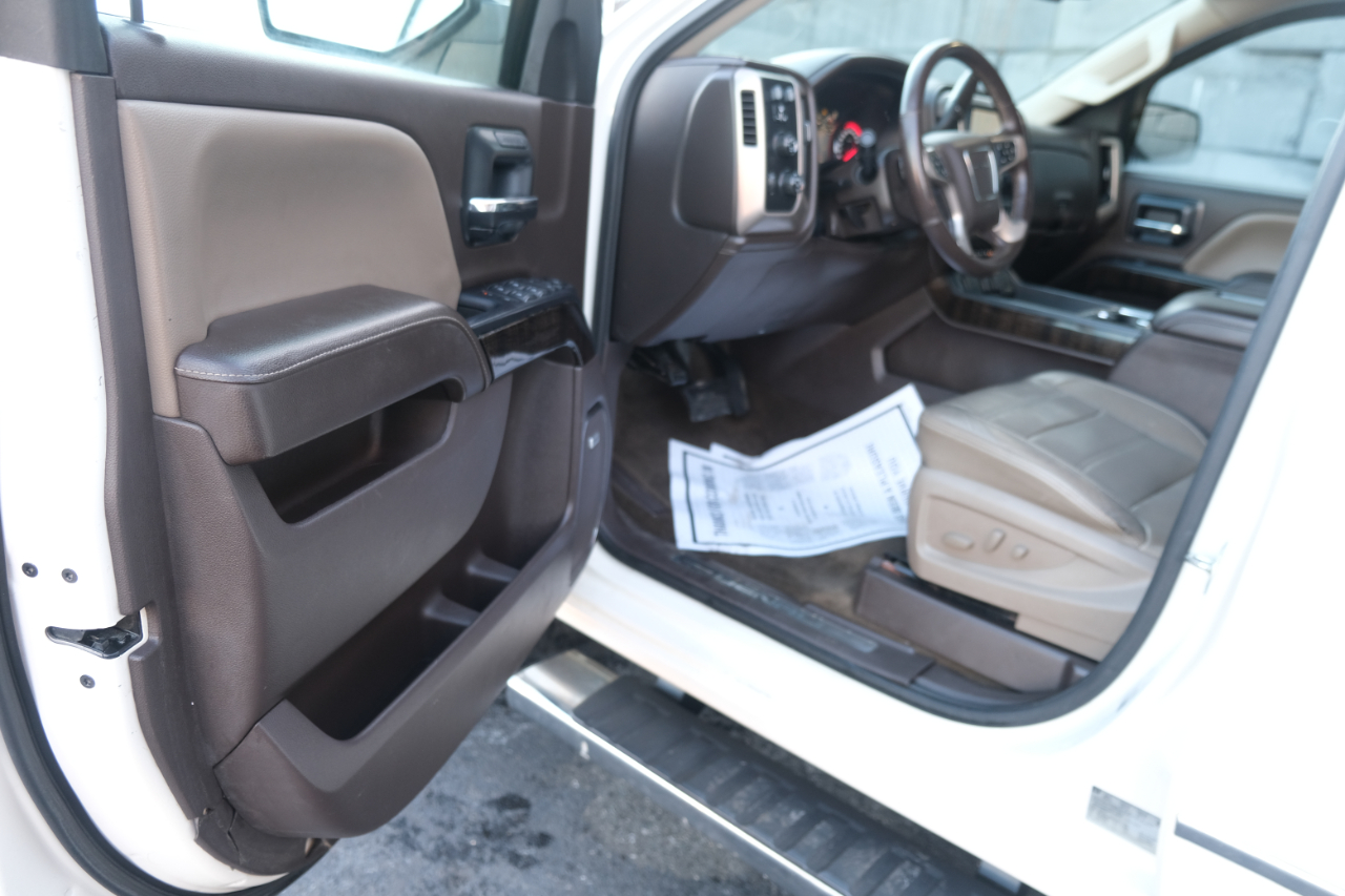 GMC Sierra 1500 4WD Crew Cab 143.5" Denali 2015