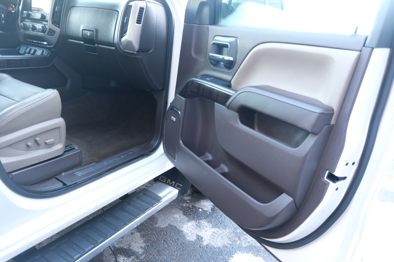 GMC Sierra 1500 4WD Crew Cab 143.5" Denali 2015