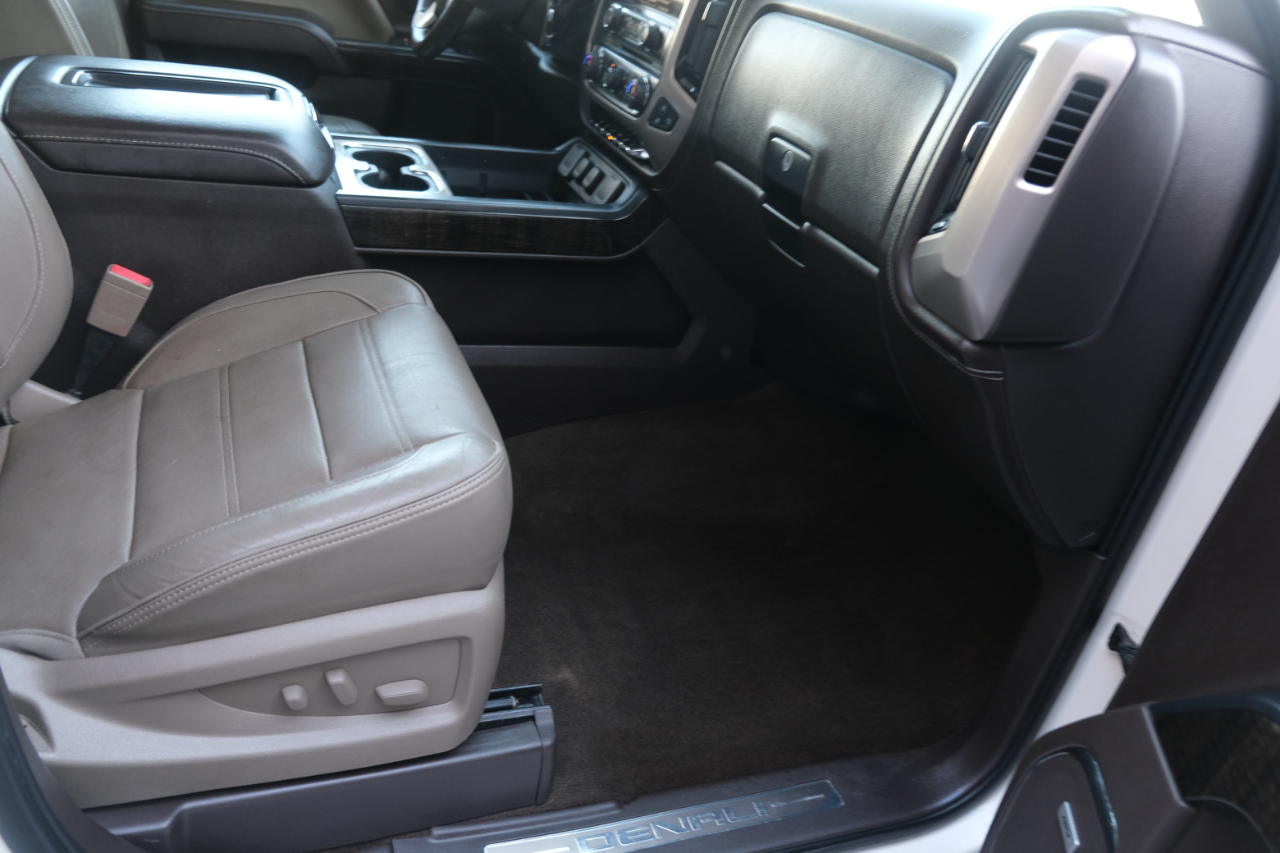 GMC Sierra 1500 4WD Crew Cab 143.5" Denali 2015